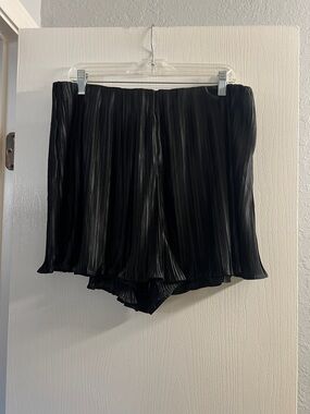 ARULA Black Shorts with Branded Logo Patch